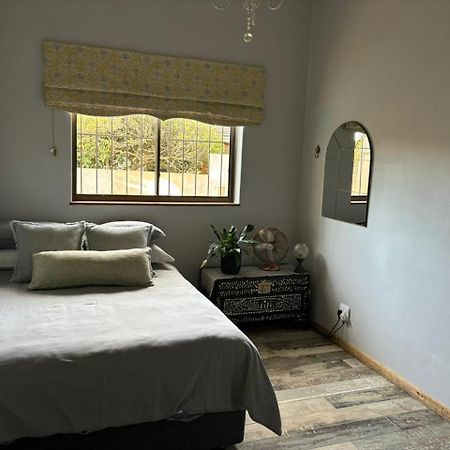 Stellenhaus Guest Cottage Stellenbosch Bagian luar foto