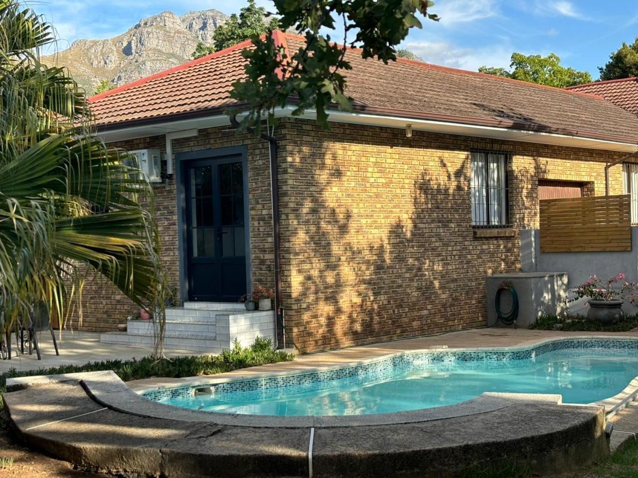 Stellenhaus Guest Cottage Stellenbosch Bagian luar foto